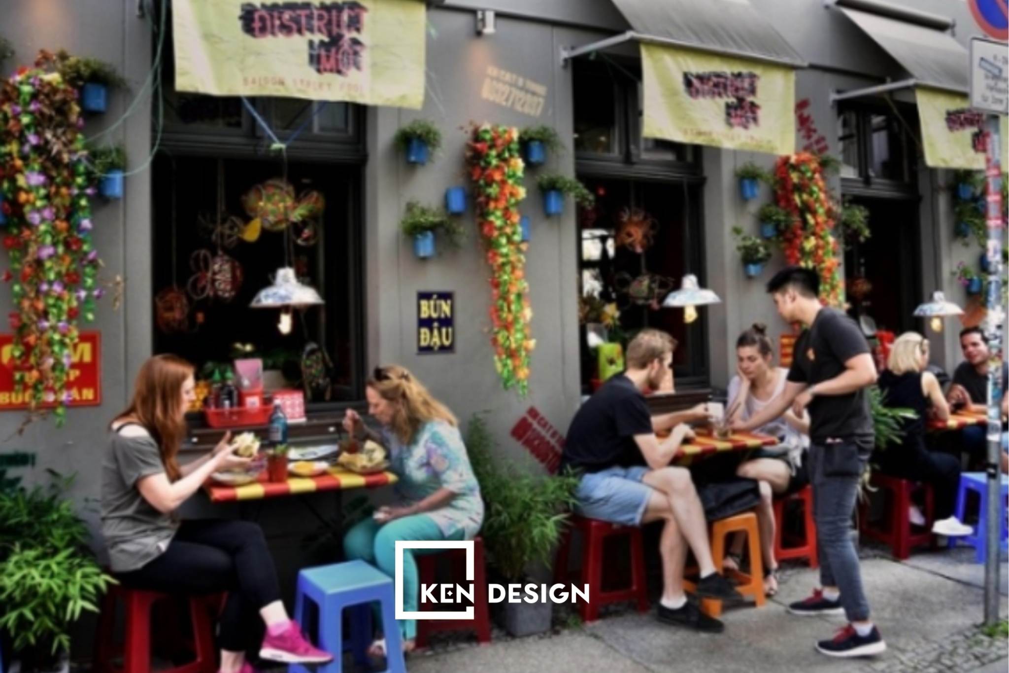 Tệp khách hàng của nhà hàng Việt khá đa dạng